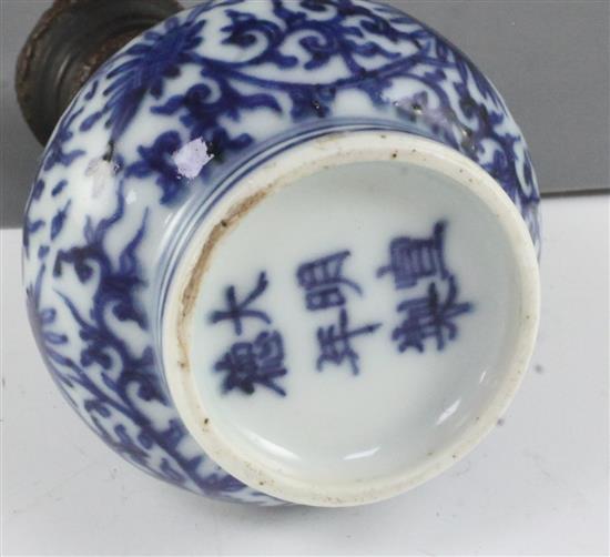 A Chinese blue and white small bottle vase, Xuande mark, 16th / 17th century, total height 8.5cm